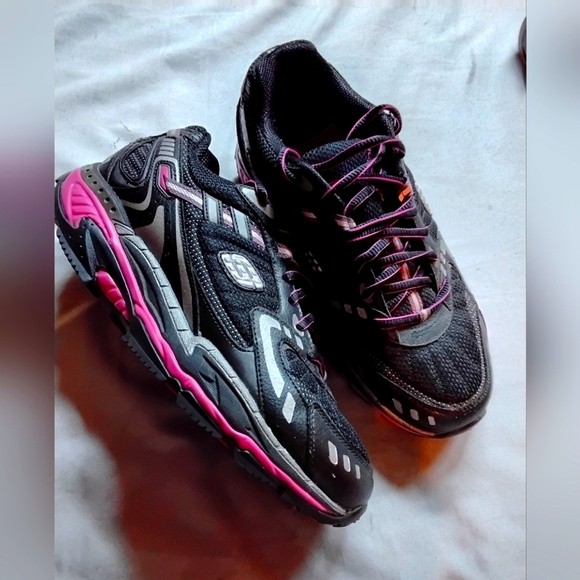 SKETCHERS Shape Ups BRAND NEW W/ FLAW - Picture 1 of 6